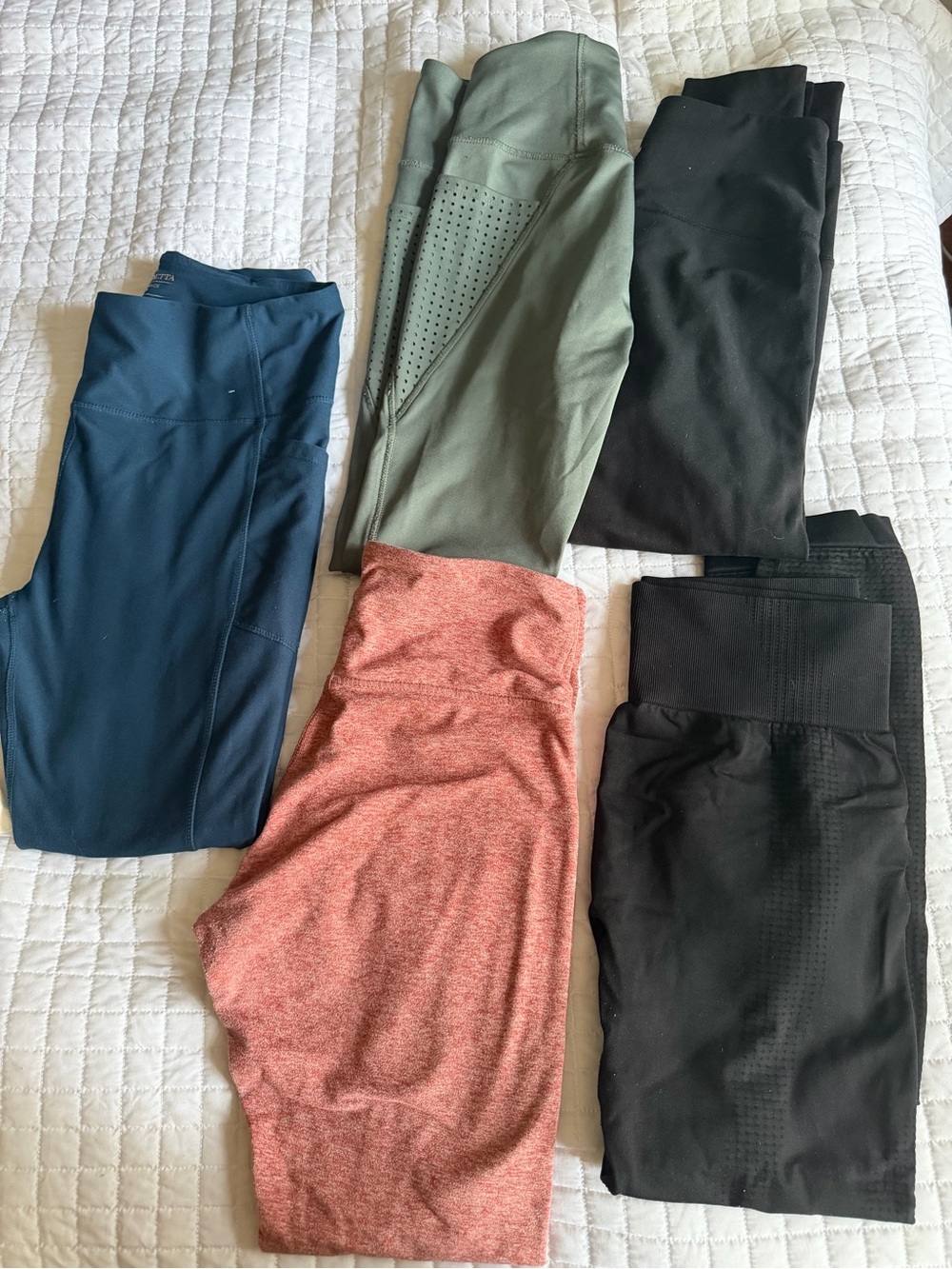 Mixed Activewear Leggings Bundle - Olive, Navy, Black, Olive